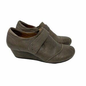 Taos Splurge Wedge Heels Shoes Gray Leather 7.5